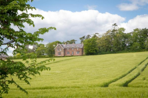 Отель Whitehouse Country House  Сейнт Босуэллс